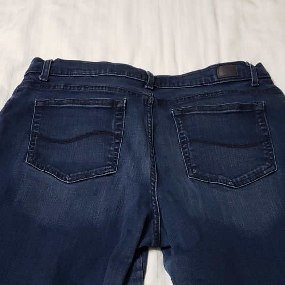 Lee Women's Relax Fit Straight Leg Jeans - Picture 5 of 7